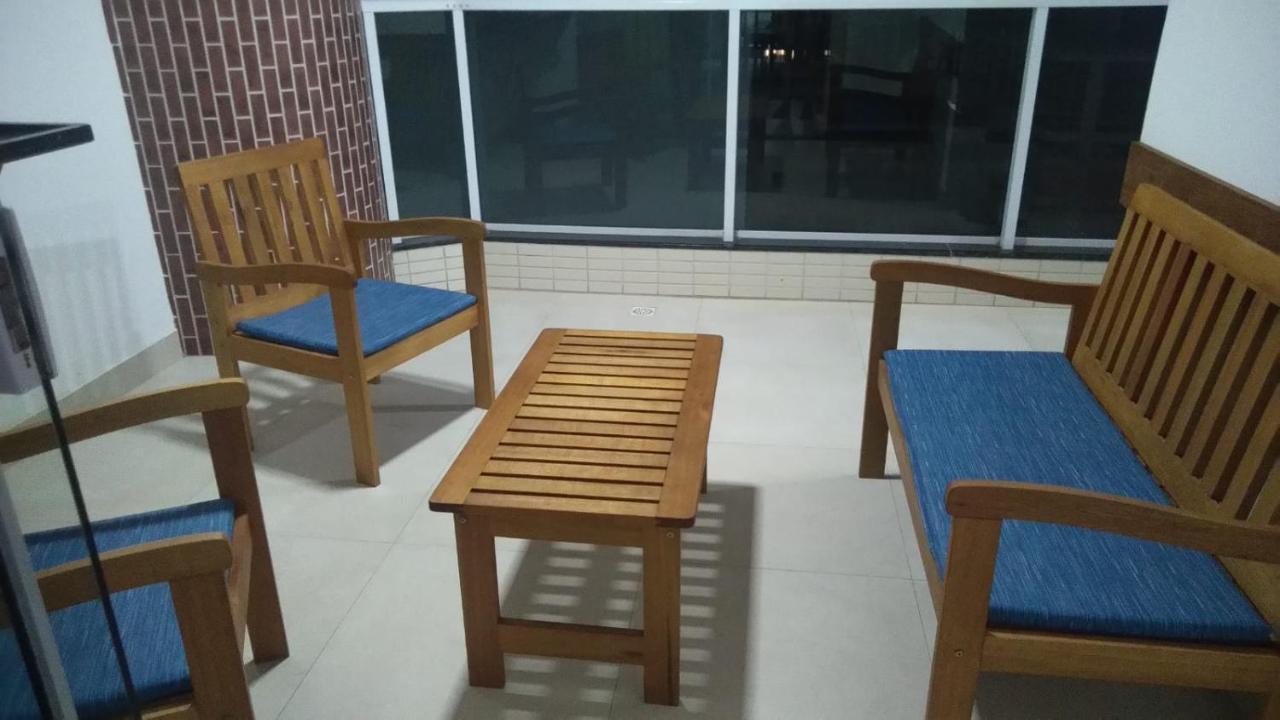 Apartamento Na Praia Do Morro- Guarapari, De Frente, Varanda Ampla, Duas Quadras Da Orla Da Praia Dış mekan fotoğraf