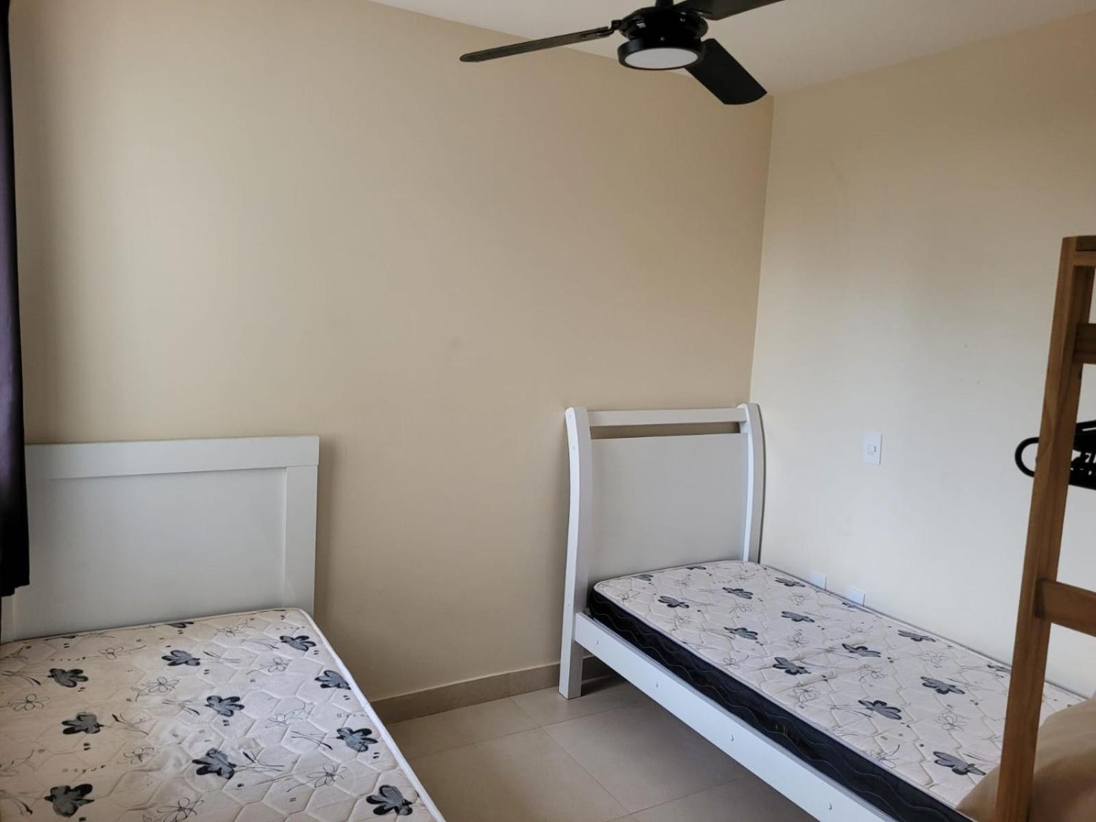 Apartamento Na Praia Do Morro- Guarapari, De Frente, Varanda Ampla, Duas Quadras Da Orla Da Praia Dış mekan fotoğraf